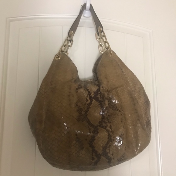 Michael kors purse - Picture 7 of 16